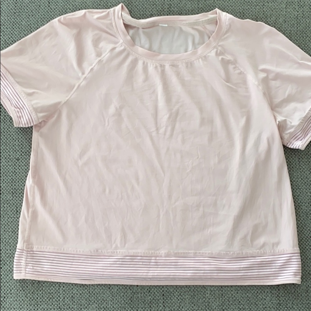 Lululemon Crop Mesh Top - Size: 8